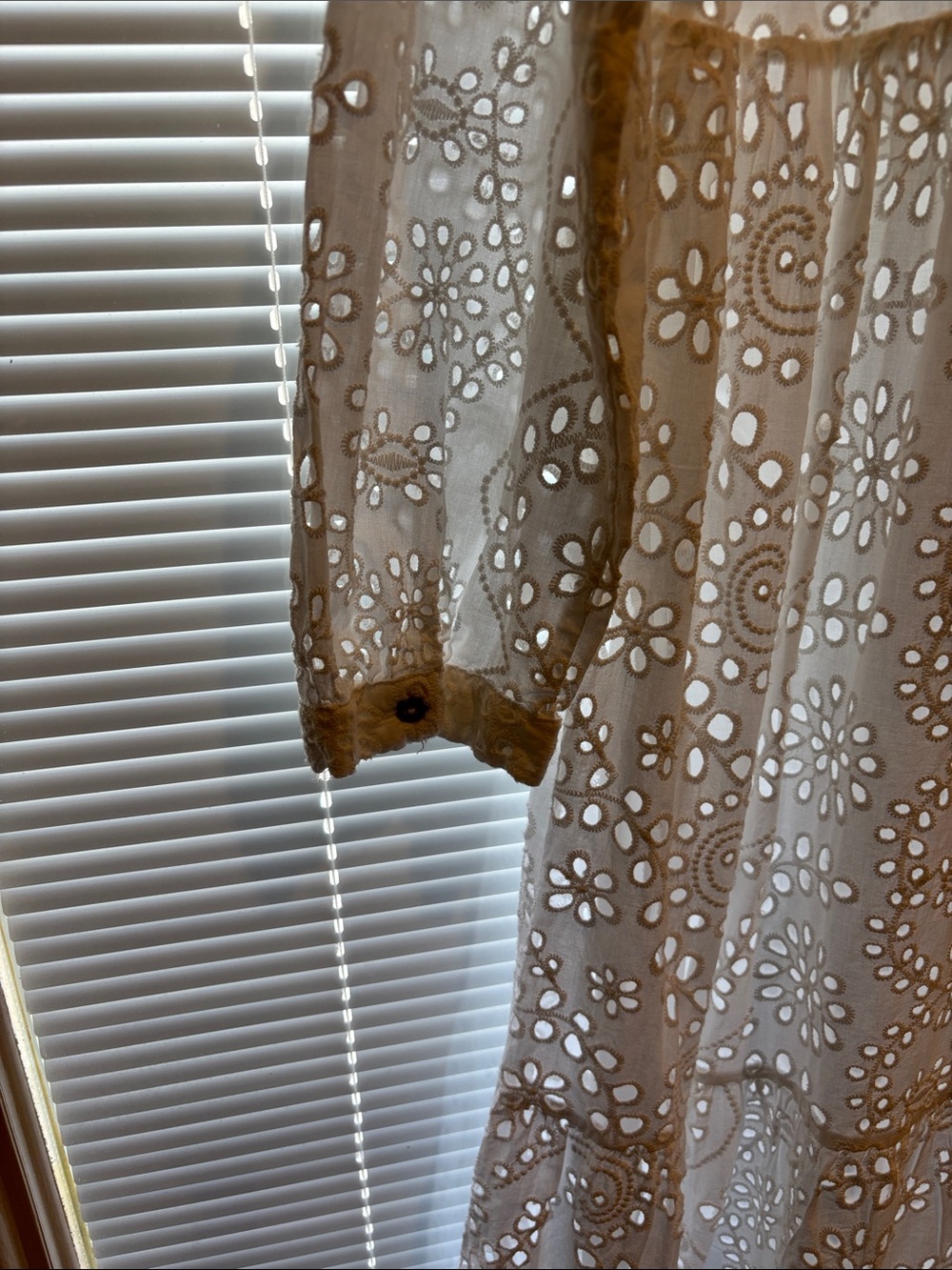 Zara White Eyelet Midi Dress - Picture 4 of 4
